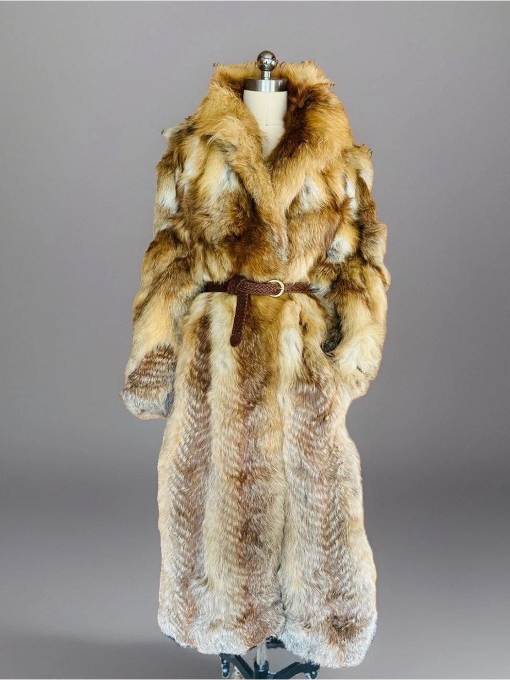 STUNNING VINTAGE FULL LENGTH RED FOX FUR COAT GORGEOUS SLEEVES AND COLORING